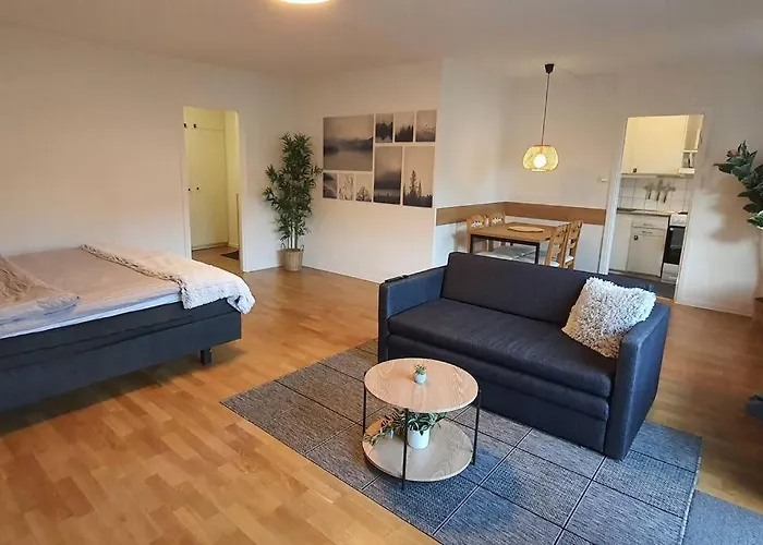 Apartment With Garden Near Metro!